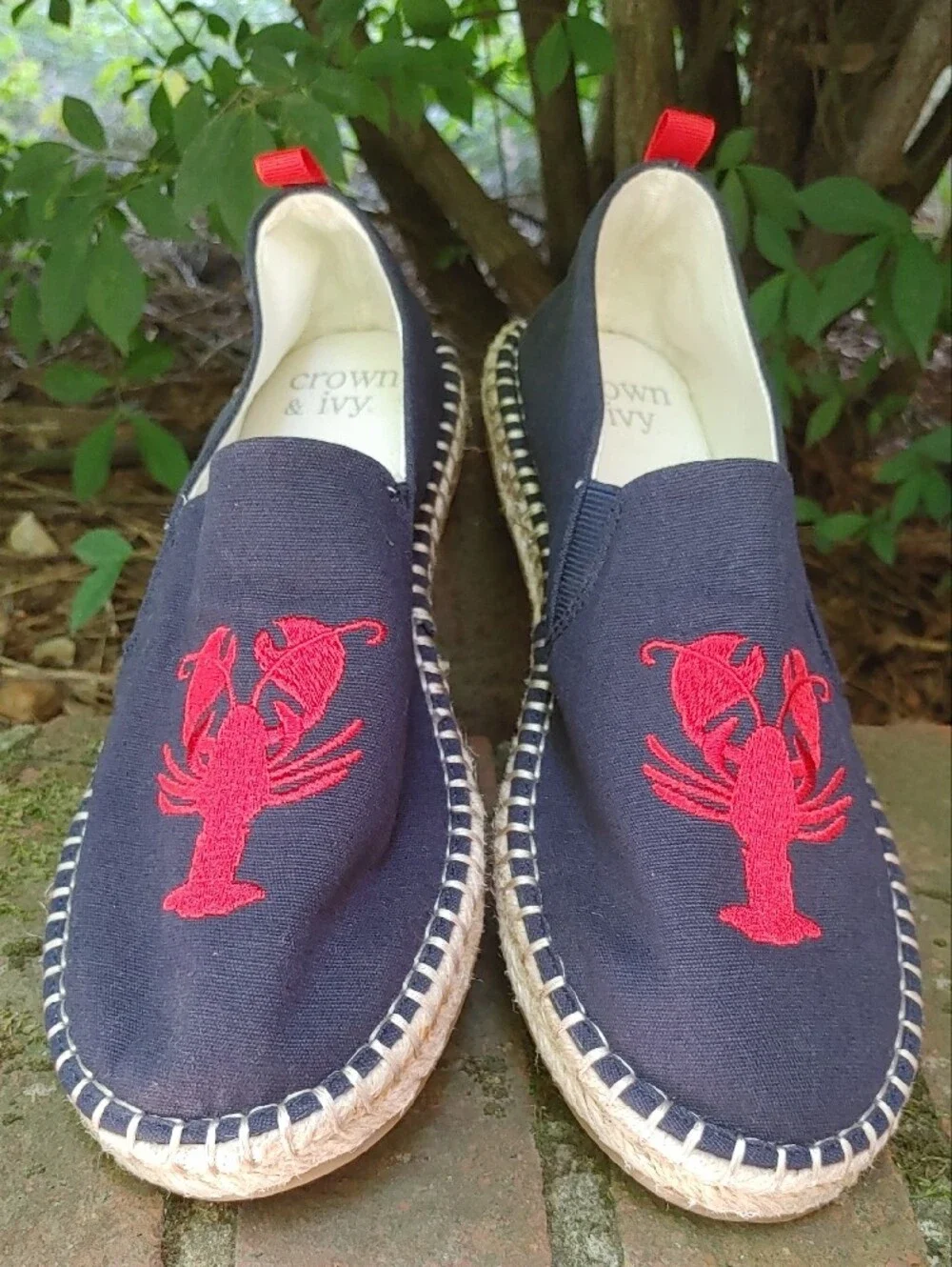 Crown & Ivy Skylar Red Lobster Embroidery Size 8 (1069)